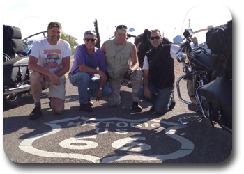 Route 66 logo op Route 66 bij Oatman